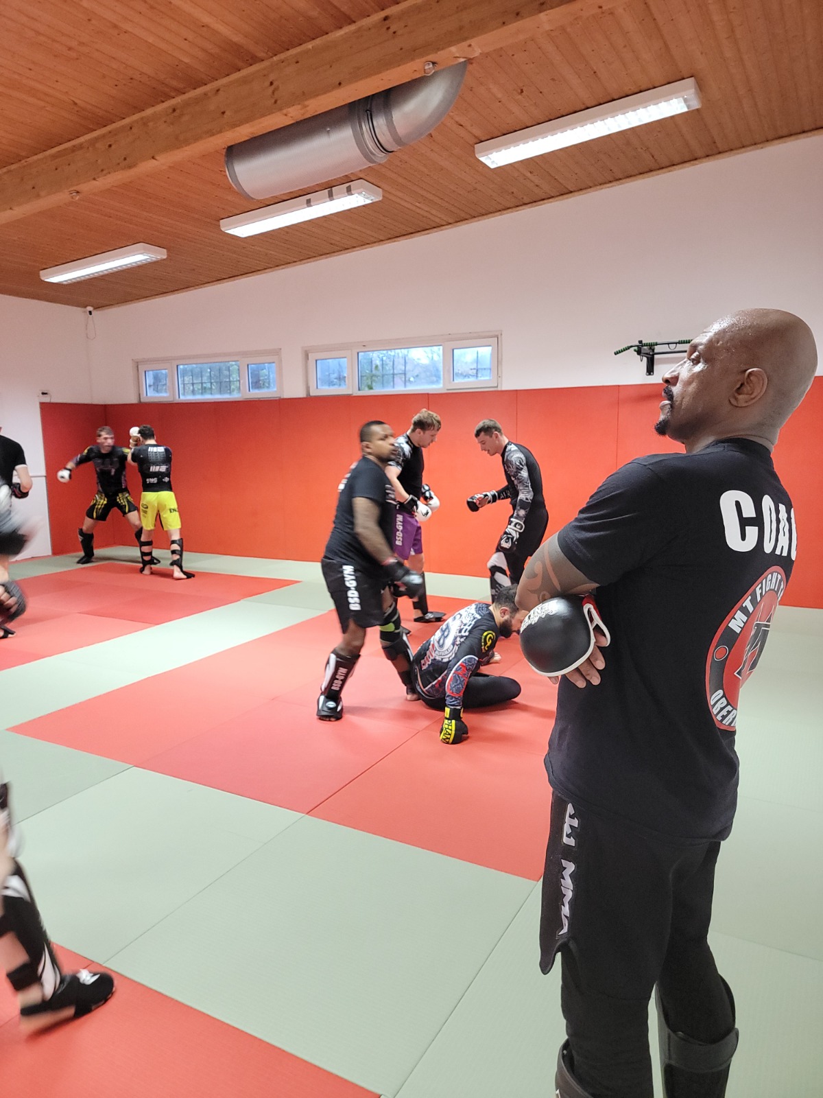 Thai-Boxen Training mit Pads